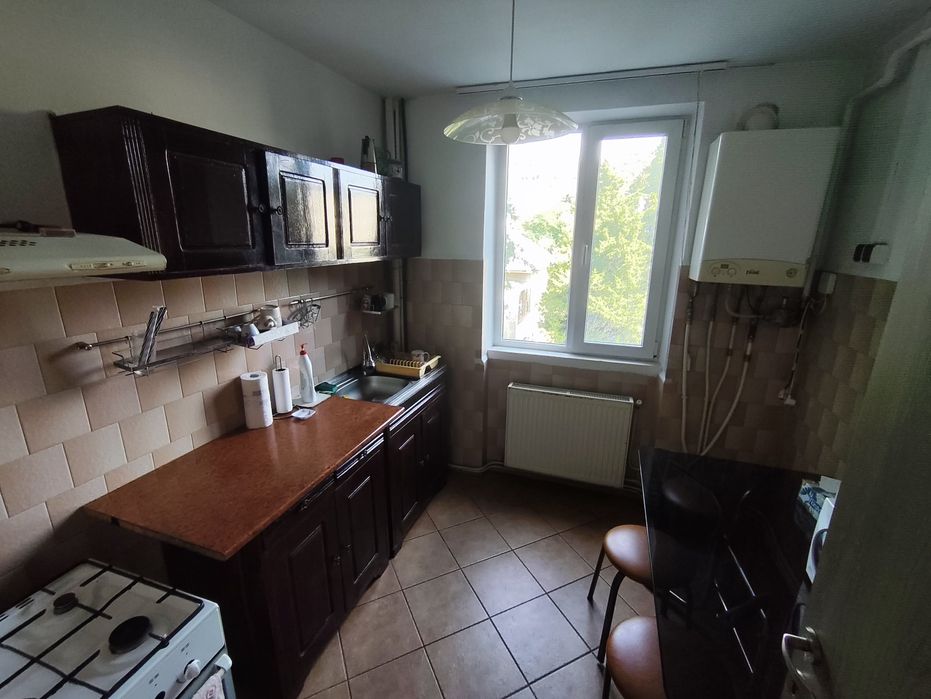 Închiriez apt. cu 3 camere în Baia Mare între RFN și Albina — fotografia 1
