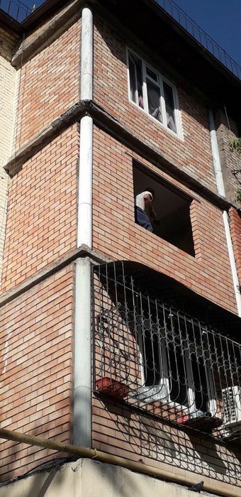 Кладка ремонт утипления балконов установка новые рамы решотки козерки