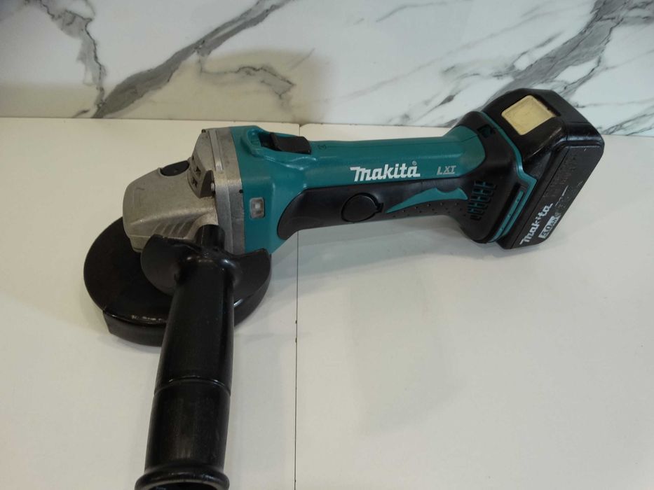 Makita DGA 452 - Акумулаторен ъглошлайф