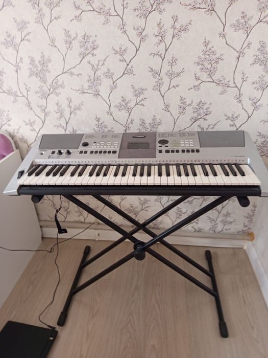 Продам синтезатор, пианино