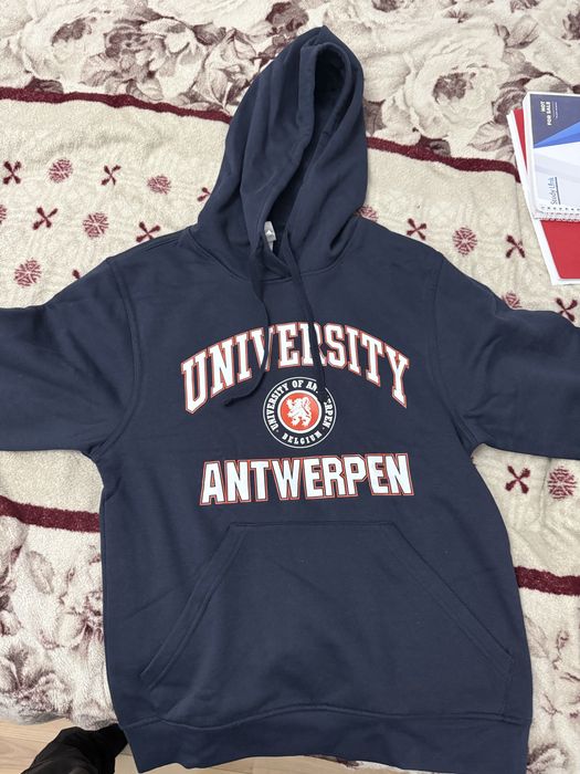 Продам кофту новую