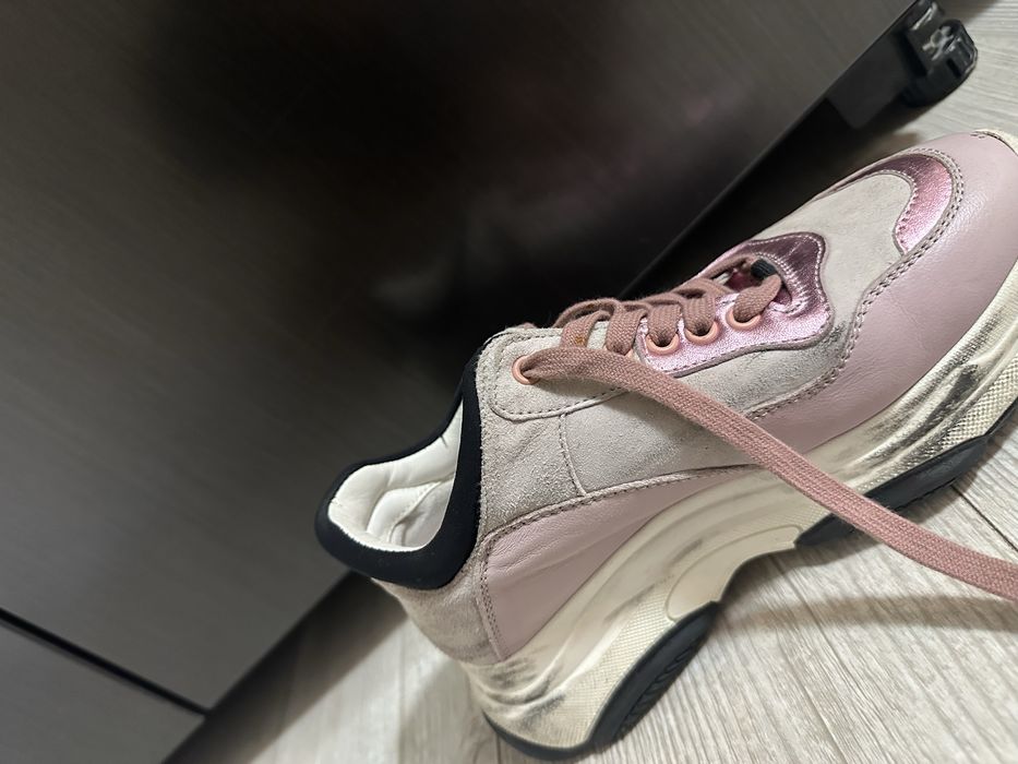 Кроссовки кожаные