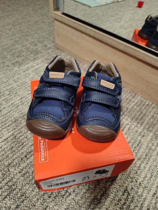 Vând adidași băiețel biomecanics