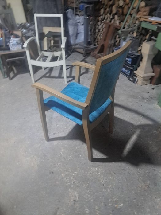 Scaun cu cotiere pt.cafenea