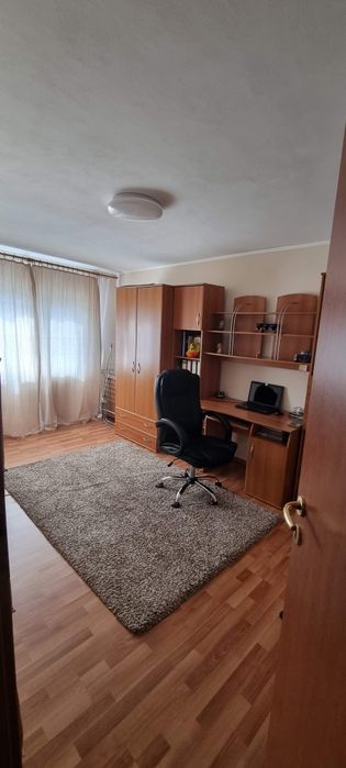 Vând apartament 3 camere