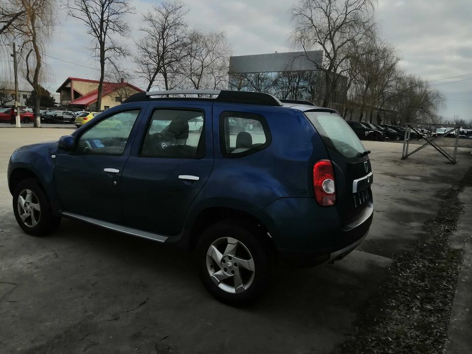 Dezmembram Dacia Duster