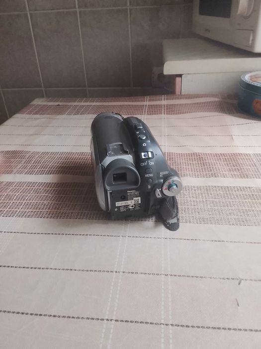 Продам видеокамеру Panasonic VDR-D220