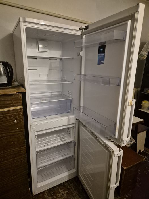 Холодильник б/у.