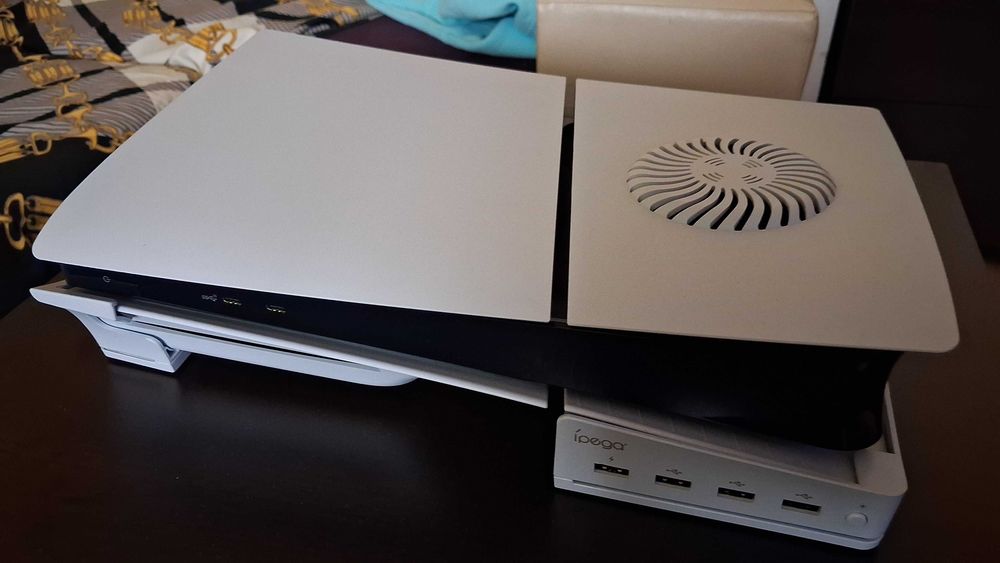 PS5 Slim + 5 игри