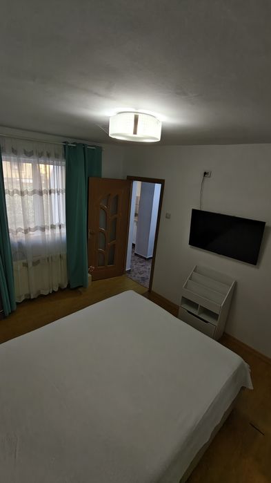 Garsonieră la casă cu curte proprie – Zona Piața Muncii (2 min. metrou) – Ideală pentru o studentă / domnișoara.Direct de la Proprietar(Fara Agenții)