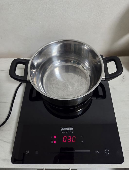 Plită cu inducție Gorenje 2000W + cutie