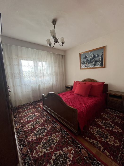 Proprietar vand apartament 4 camere