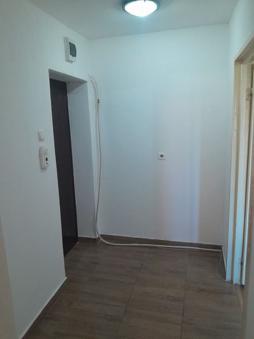 Vînd apartament 2camere Gladiolei etaj2/2