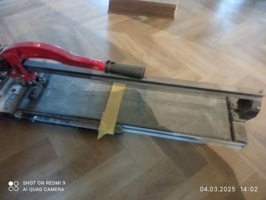 Продаётся плиткорез 60 см... В хорошем состоянии