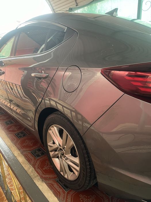 Hyundai Elantra авто