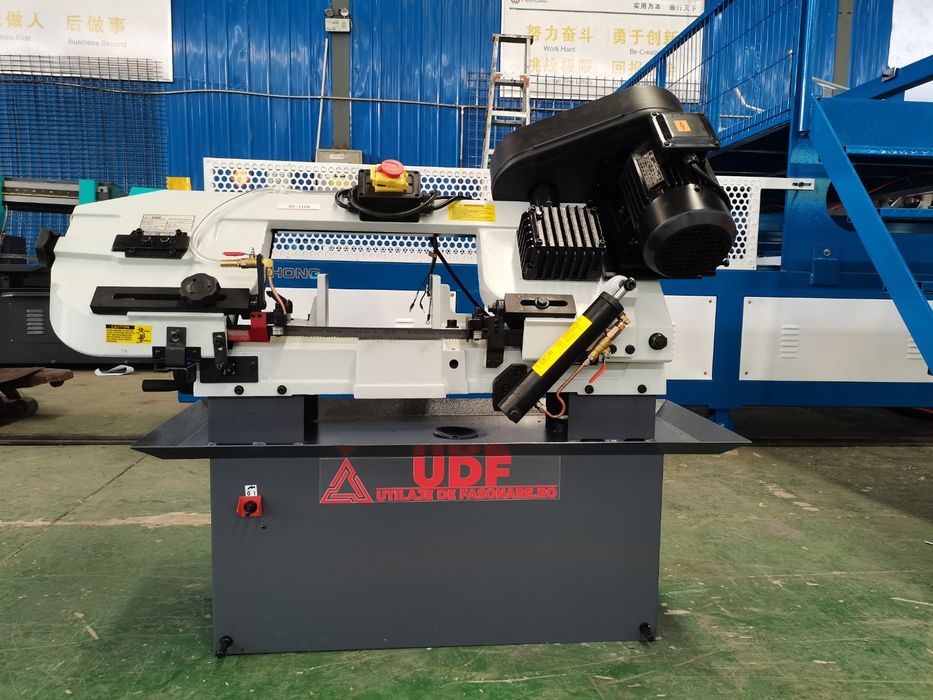 Fierastrau cu banda UDF 712N 


Otel rotu