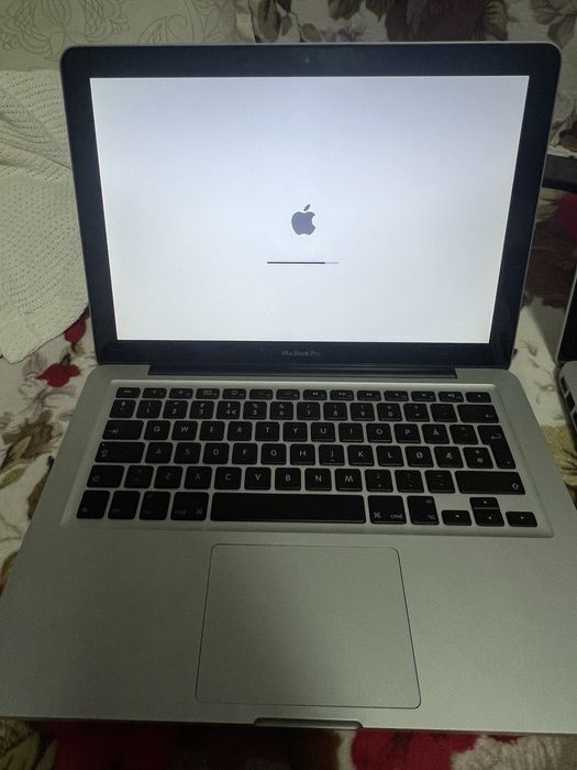 Vand 3 macbook uri pro model 1278