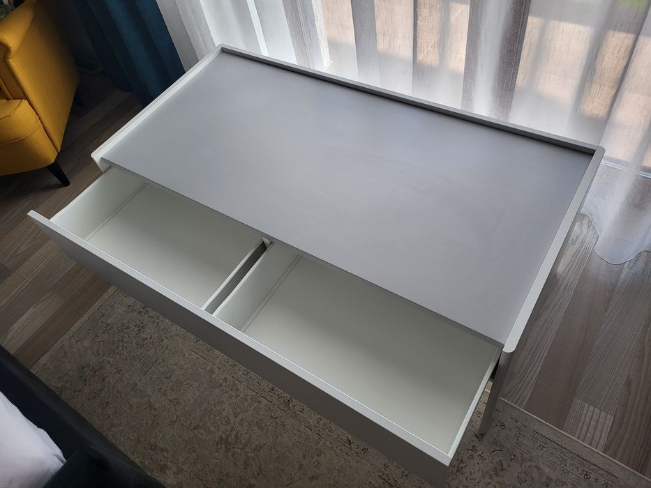 Masa de activitati cu depozitare alb/gri Dundra Ikea impecabila