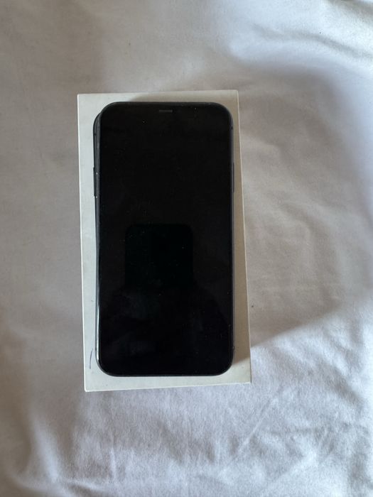 Продам Iphone 11