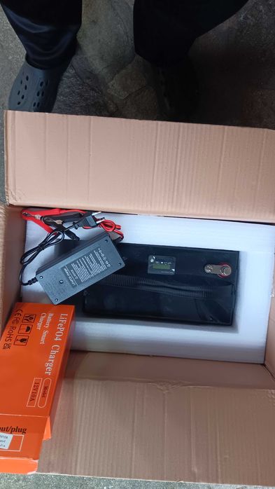 НОВ Тягов акумолатор 12V 180Ah