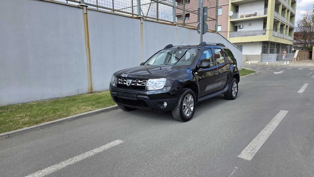 Vand/Schimb/Rate Dacia Duster 4x4 2015, 1.5 DCI 110CP, clima, navigatie Android, comenzi volan distributie schimbata 2 seturi anvelope