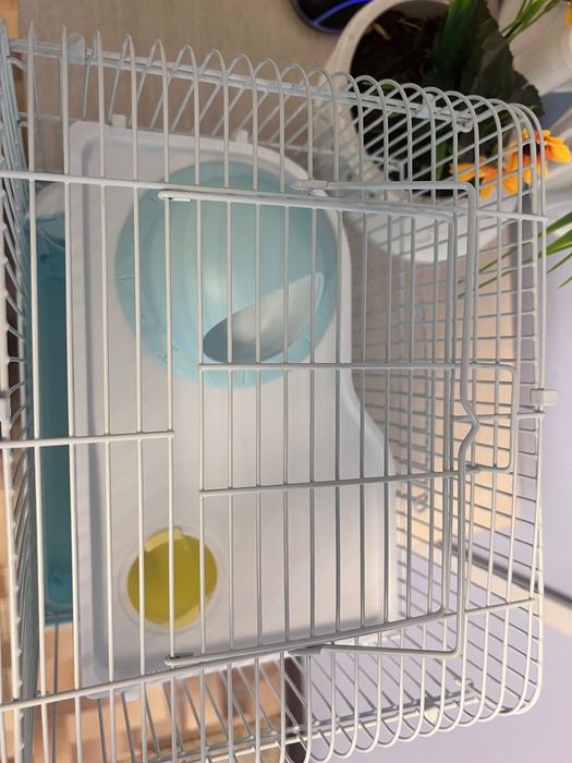 Продам клетку в отличном состоянии