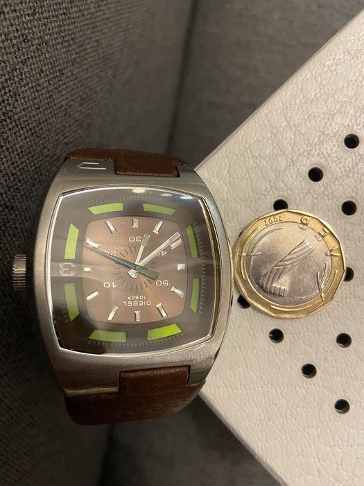 Часовник DIESEL DZ1101 кожена каишка нова