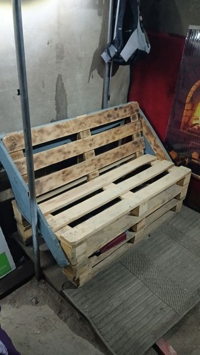 Диванчик из паллет!