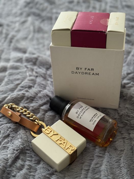 ByFar of a love trance парфюм и чарм