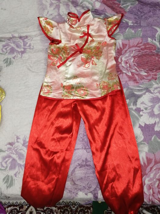 Ұлттық киiмдер қыз балаға