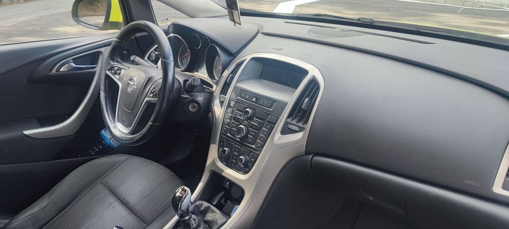 Opel Astra J 1.4 АГУ