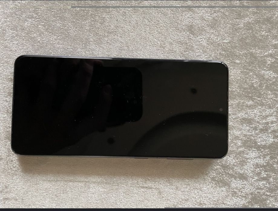 Продам смартфон самсунг s21