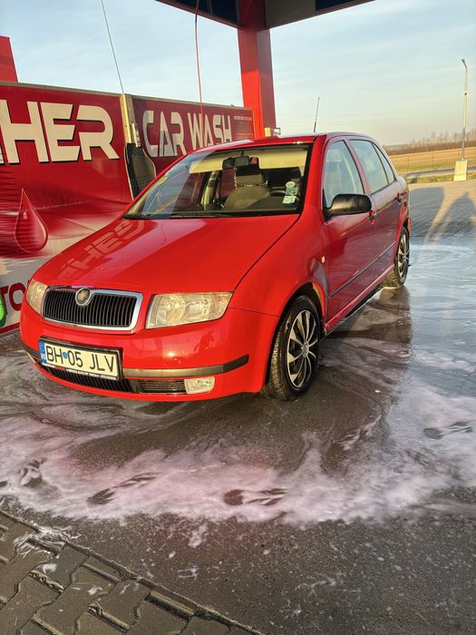 Vand skoda fabia 1.2 benzia  masina personala de 10 ani