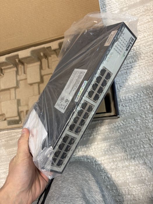 Switch сетевой коммутатор  24 порта