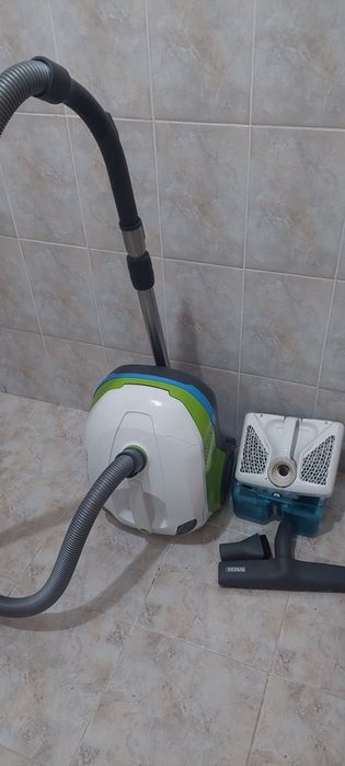 Продам пылесос Tomas