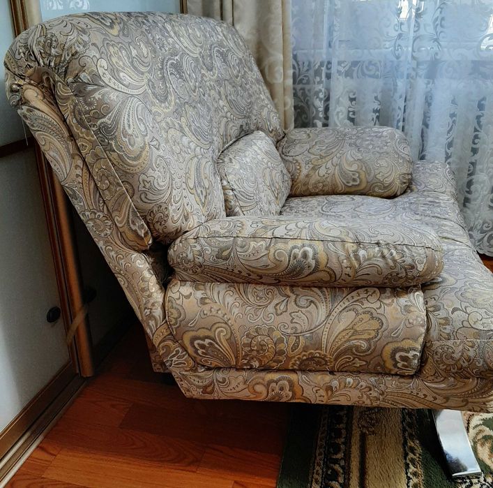 Диван + два кресла в гостиную