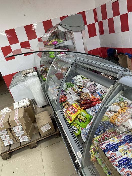 Продам витринный холодильник