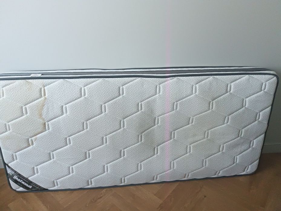 Продам матрас размером 200 см на 90 см