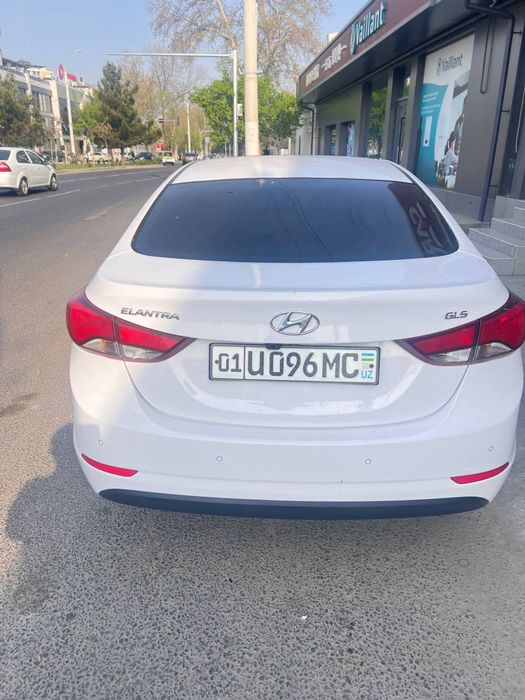 Hyundai Elantra 2015