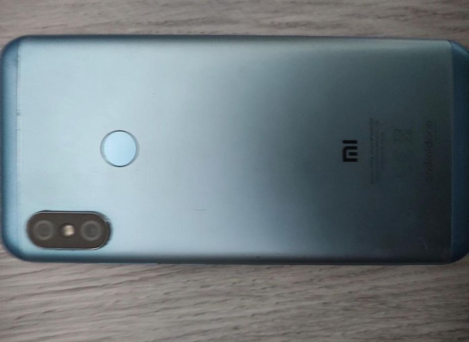 Xiaomi MI A2 lite, 3/32gb