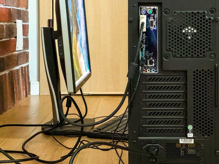 Настолен компютър Intel Core i5-6600 / 16 GB RAM / 240 GB SSD