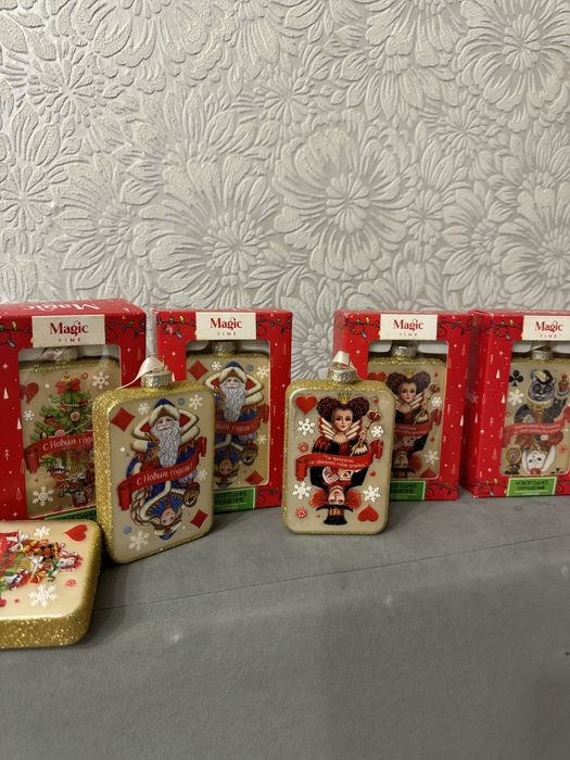 Стеклянные игрушки на елку