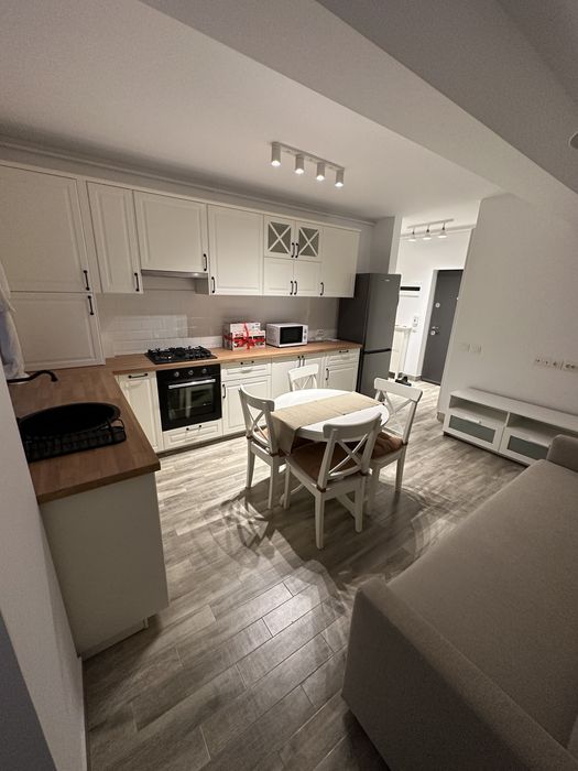 De inchiriat Apartament 2 camere Otopeni, terasă 40 mp, parter înălțat, complet mobilat loc parcare, proprieta