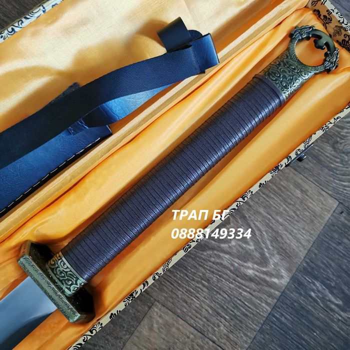 Остър и масивен меч за две ръце Shuangshou Jian става и за Мачете