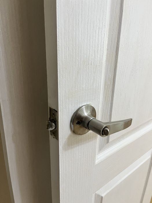 Двери межкомнатные белые