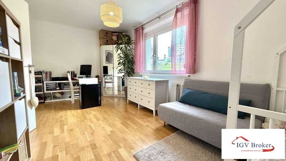 Продава се Тристаен апартамент в София, Люлин 9 - 85 кв.м за 3989 €/кв.м - Снимка #1