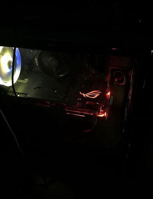 Vând urgent pc gaming