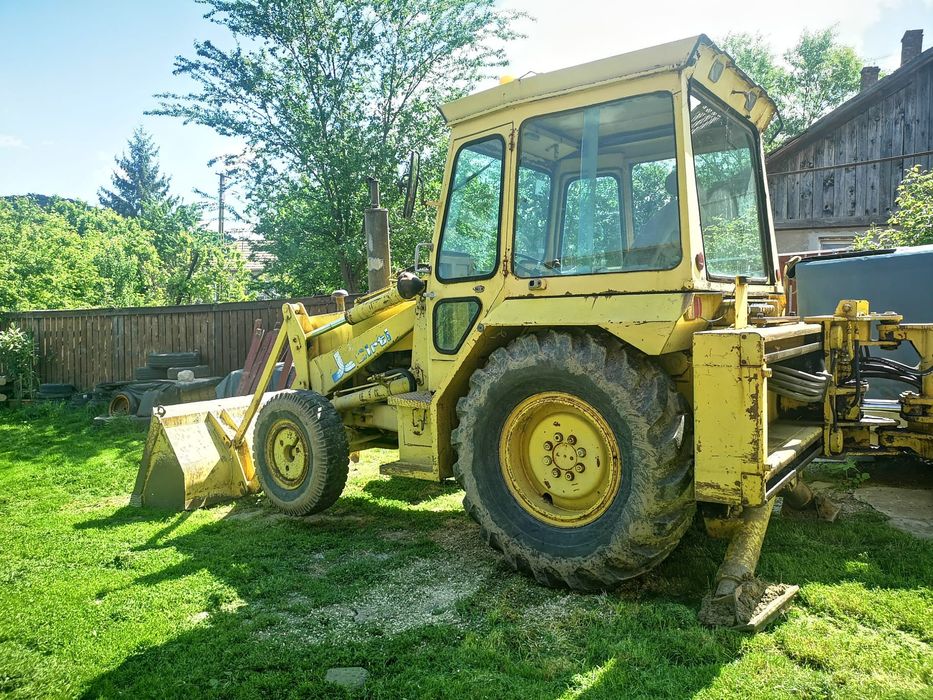 Vând buldoexcavator