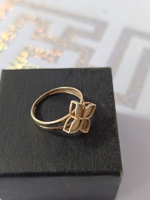 Продам золотое кольцо