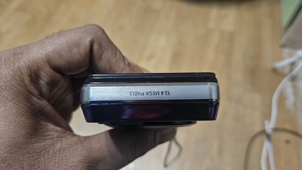 samsung PL150 camera